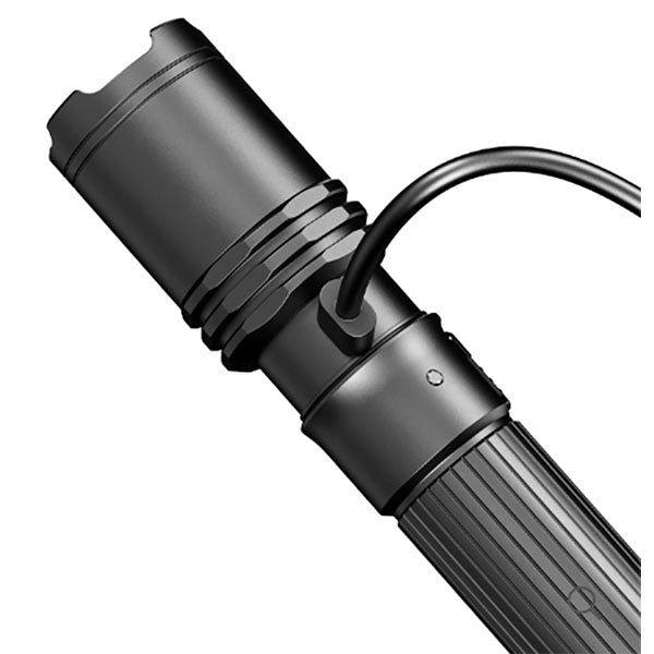 Taktische LED Taschenlampe A1 PRO, 1'300 Lumen (inkl. Akku)