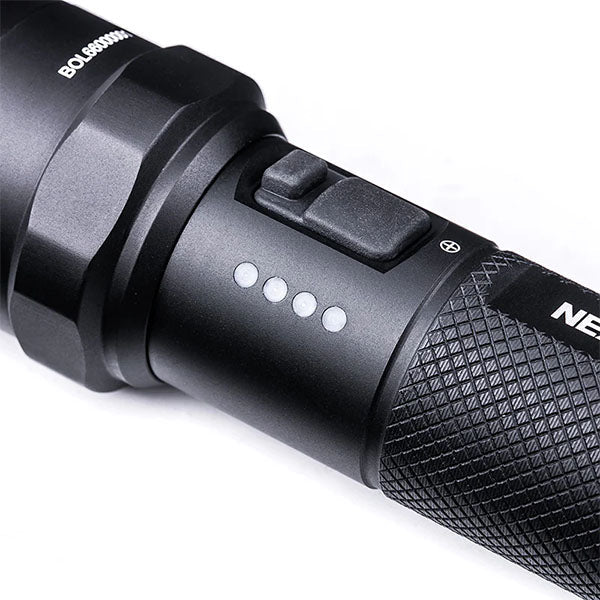 Taktische LED-Taschenlampe P83, 2'100 Lumen (inkl. Akku)